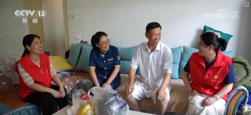 “定制化”服务应对高温 “社区网格+志愿服务”多措施保障老人安全度夏