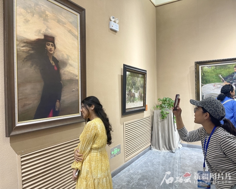 “喀秋莎”来了！北大留学生沉浸塔城浪漫旋律