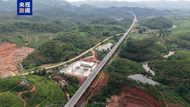 南凭高铁崇凭段全线接触网一次送电成功
