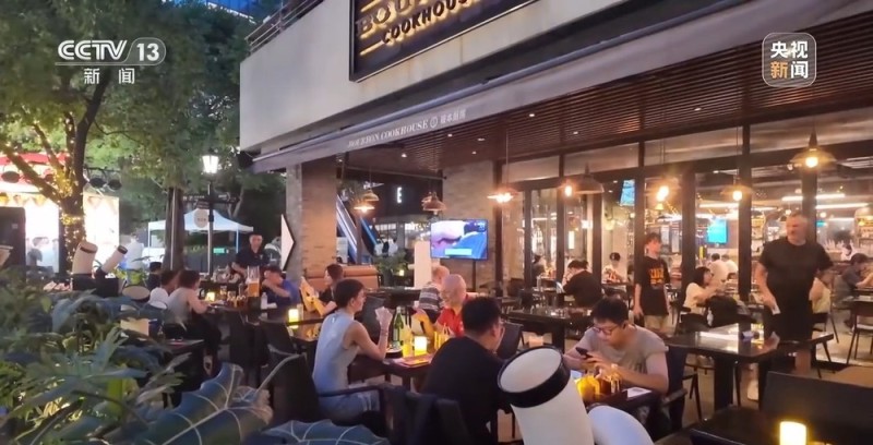 从买商品到买服务 提振消费有哪些新的做法和思路？