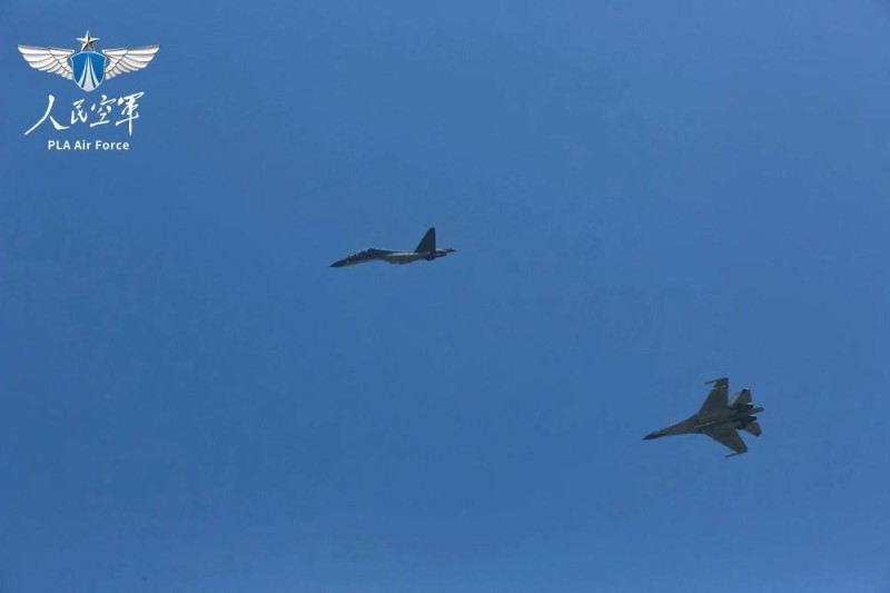 梯次滑出、接续升空  东部战区空军训练现场高清大图来了