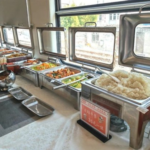 “火车上也能吃自助”，沈阳局推列车自助餐：早餐25元，午晚餐35元，厨师是东北人