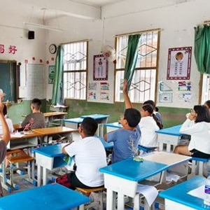 【青春护苗人】高校学子扎根革命老区 青春之光点亮童心梦想