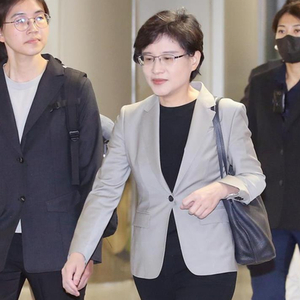 民进党当局关税谈判负责人返台，岛内忧虑难解