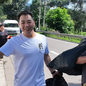 洪水过后十天，跟着怀柔琉璃庙镇的村民回家