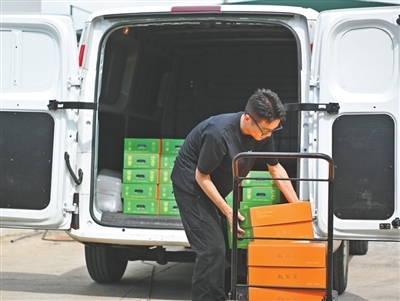 新能源汽车如何加速驶向新农村（经济新方位）