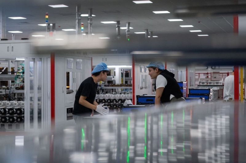 潮涌新疆70年 风光新涌：绿电“追风逐日” 点亮万家灯火