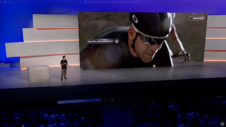 小扎演示多次翻车，但这依然是 2025 最好的 AI 眼镜 | 附现场体验