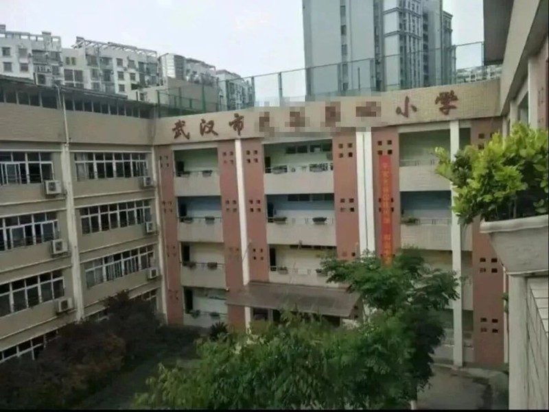 看丹观察丨多位家长拒绝孩子和“多动症”同学上课，后续来了！网友：都挺难的……