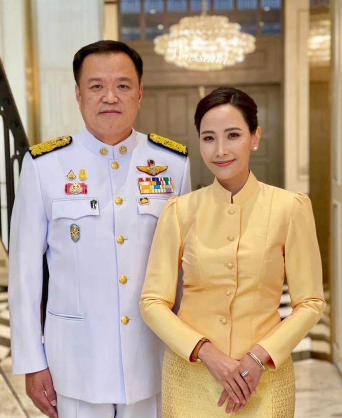 泰国新总理夫人火了!原为网红咖啡店老板,来自华裔家庭
