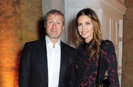默多克财产“继承之战”落幕,邓文迪的女儿们赢麻了