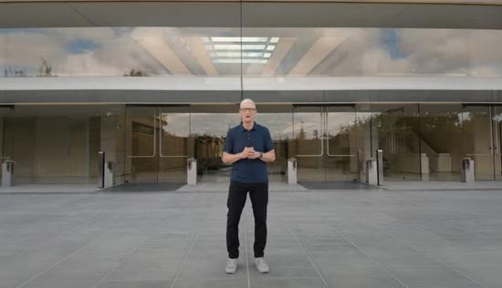 苹果秋季发布会直击：最薄iPhone问世，eSIM成焦点