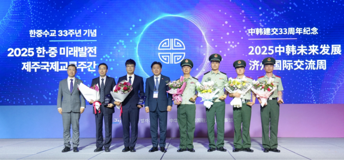 中国海警成功营救遇险济州渔民，韩国济州道政府：授予4名中方人员荣誉称号