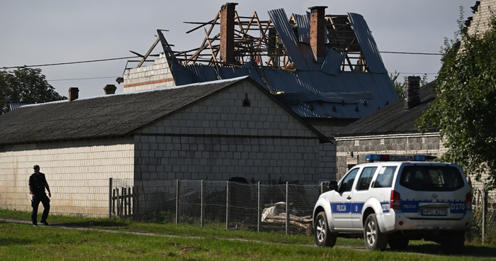 “波兰F-16战机发射导弹偏离轨迹误坠民宅”？波总统下令：迅速查明