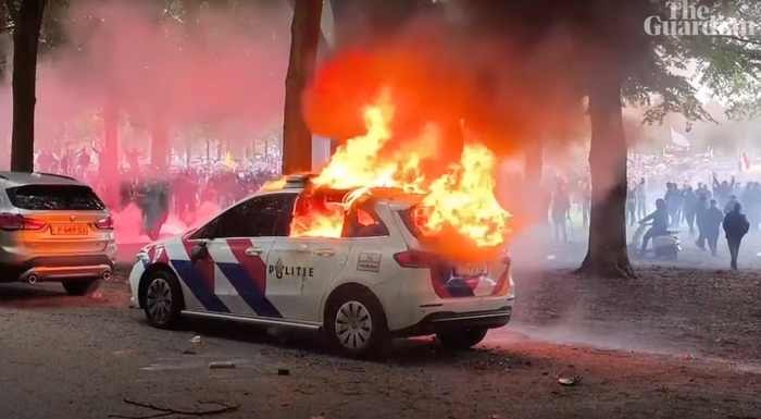 外媒:荷兰爆发反移民抗议活动,警方与示威者发生激烈冲突,已有30人被捕