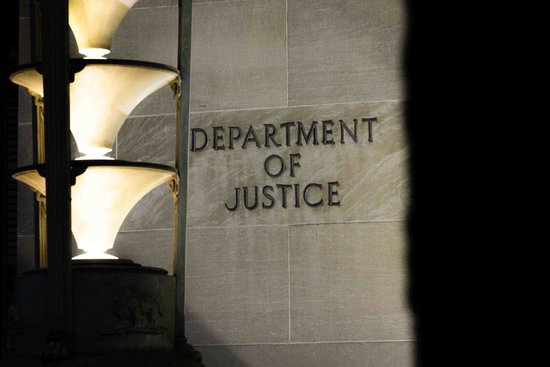 “通俄门”旧怨再发酵 FBI前局长遭“清算”