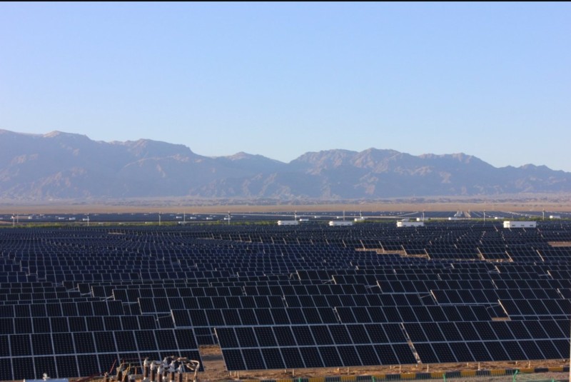 天山南北好“风光” 绿电书写“新”华章