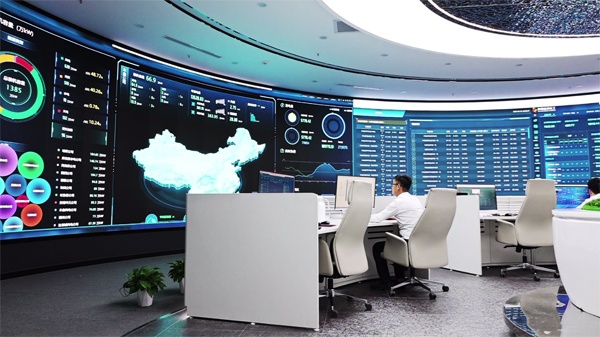 天山南北好“风光” 绿电书写“新”华章