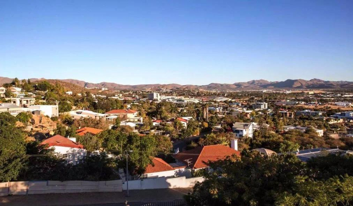 加蓬举行立法与地方选举 超90万选民参与投票