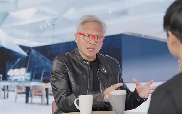 黄仁勋：中国仅落后美国“几纳秒”，我们必须参与竞争