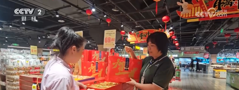 去繁就简成“宠儿”！月饼包装“轻装上阵”备受消费者青睐