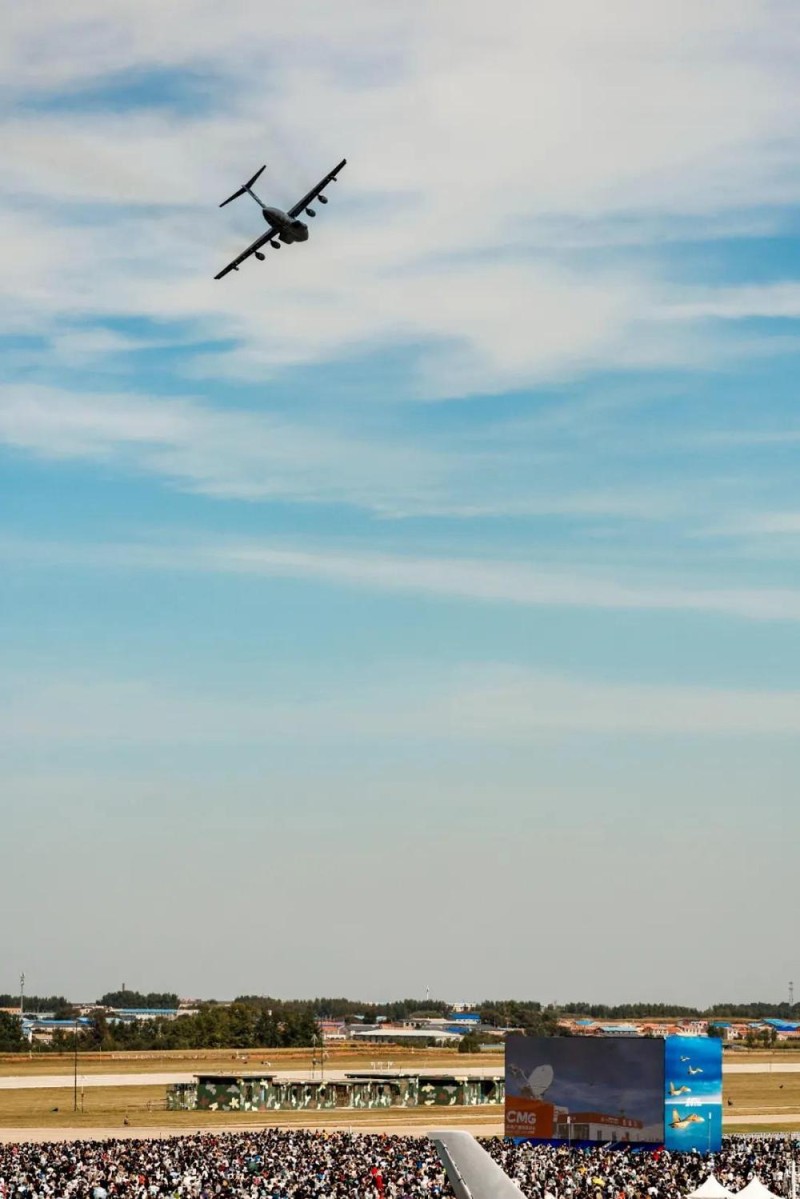 空军航空开放活动没能去现场？一组壁纸带你过足眼瘾