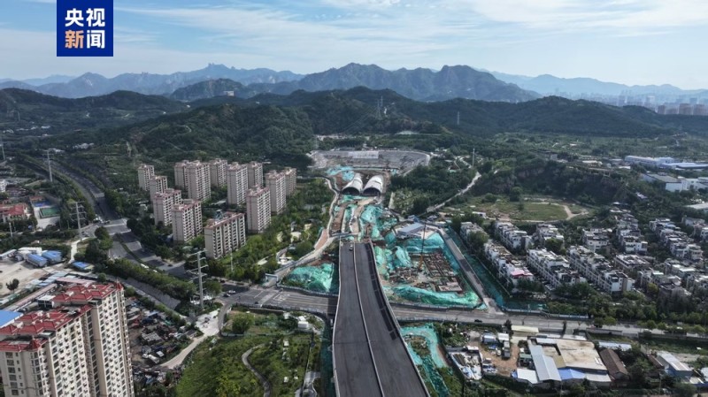 全长1551米 青岛唐山路隧道主体完工