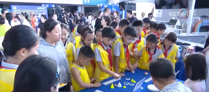 全国科普月  |  点亮少年科创梦想  多地举行多场科普活动让科学触手可及