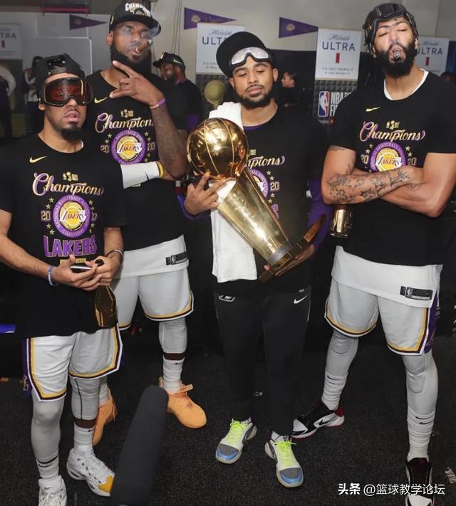 湖人基石！离开NBA！再见了，反篮王子