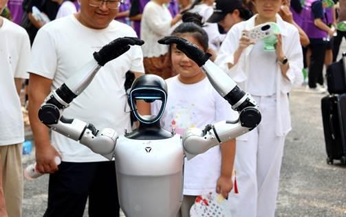 学校迎新炫出高科技 如何为青少年种下一颗科学的种子？