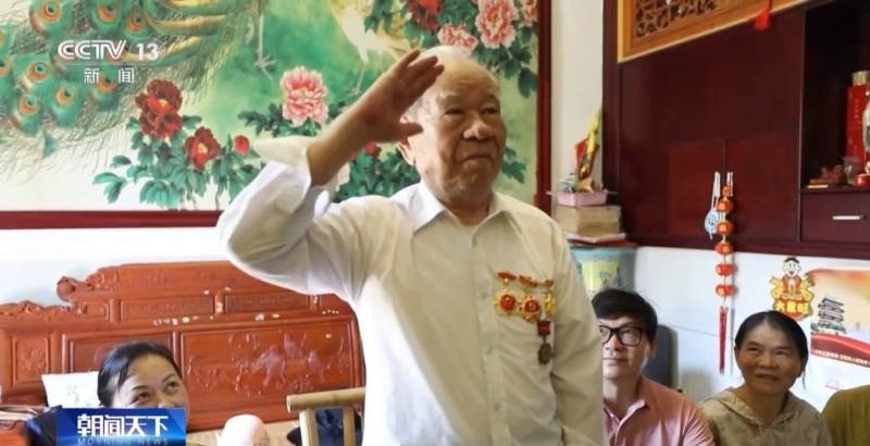 “祖国正如我们所愿!” 看阅兵后 抗战老兵告慰牺牲战友