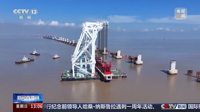 进度条刷新 国内最长铁路桥混凝土箱梁成功架设