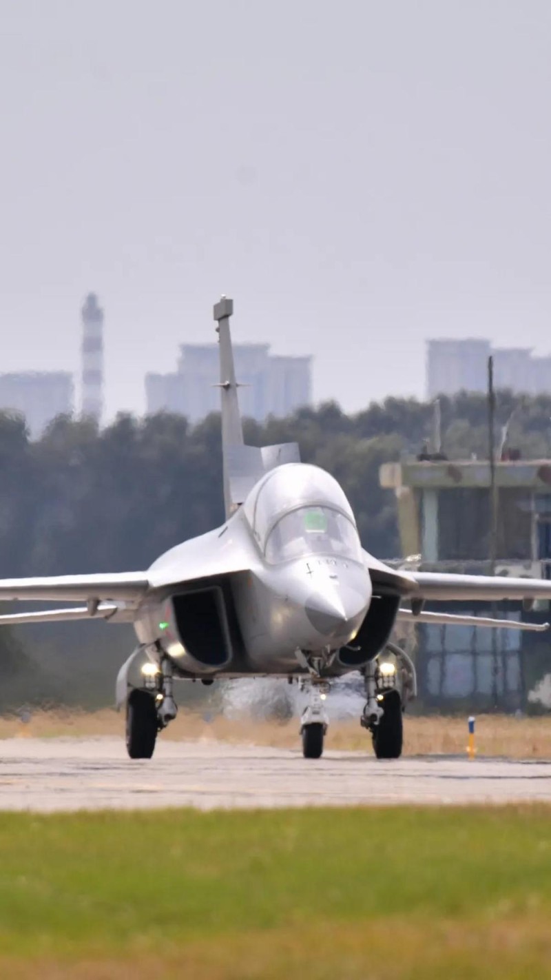 空军航空开放活动没能去现场？一组壁纸带你过足眼瘾