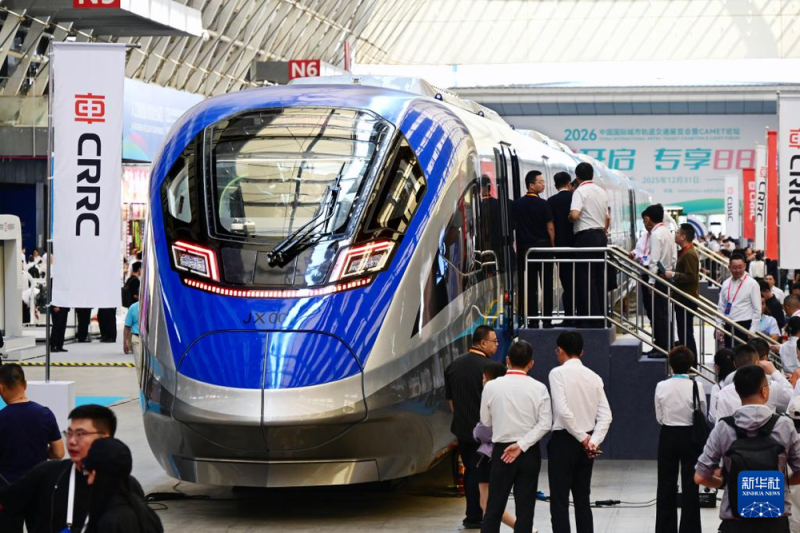 中国标准智能市域列车在青岛亮相 将用于京雄快线