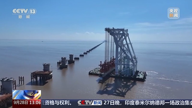 进度条刷新 国内最长铁路桥混凝土箱梁成功架设