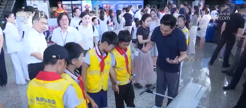 全国科普月  |  点亮少年科创梦想  多地举行多场科普活动让科学触手可及