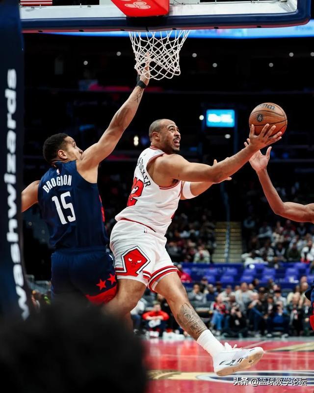 湖人基石！离开NBA！再见了，反篮王子
