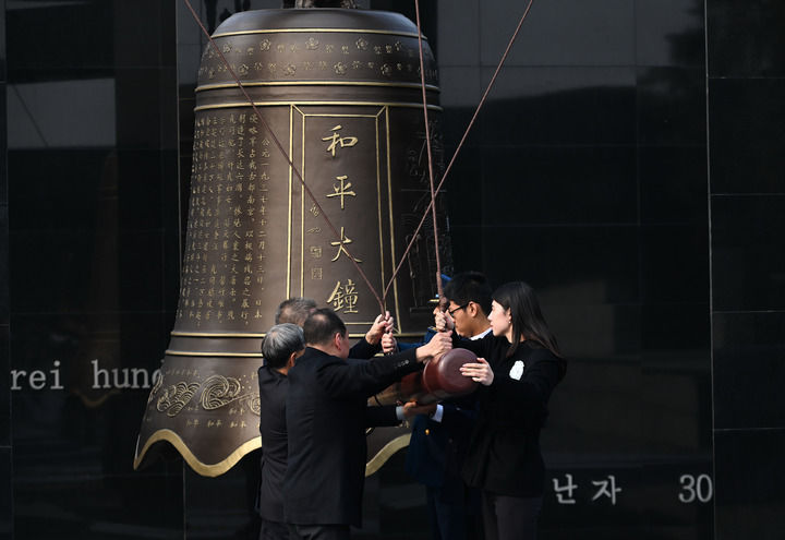 钟华论：在民族复兴征程上夺取新的伟大胜利――纪念中国人民抗日战争暨世界反法西斯战争胜利80周年