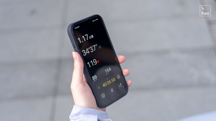 AirPods Pro 3 首发评测：「不务正业」才是好耳机