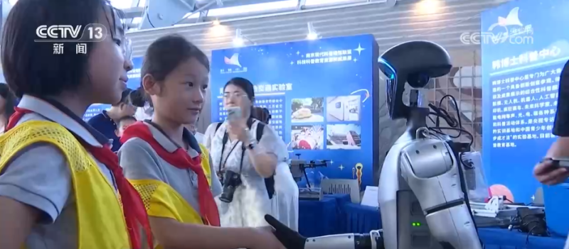 全国科普月  |  点亮少年科创梦想  多地举行多场科普活动让科学触手可及