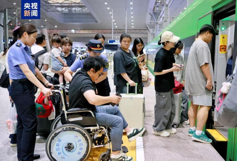 长三角铁路2025年暑期62天发送旅客1.84亿人次