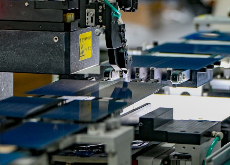 潮涌新疆70年 风光新涌：绿电“追风逐日” 点亮万家灯火