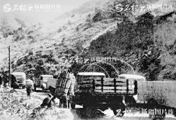 昆仑肝胆护山河――抗战中的新疆与祖国同呼吸共命运