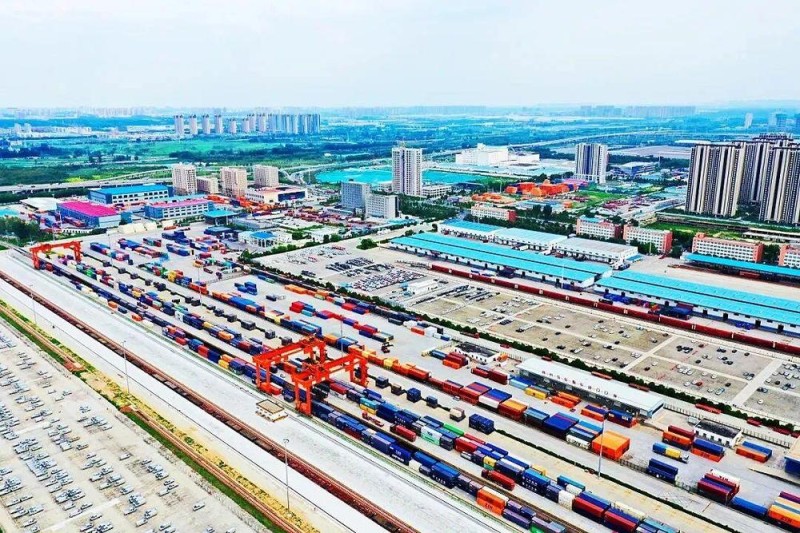1至8月国家铁路发送货物26.83亿吨 同比增长3.5%