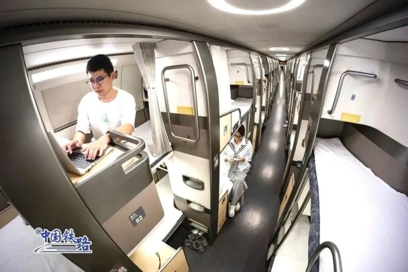 7点出发｜“航班提前15个小时起飞”？乘客：第一次遇到，挺离谱的！