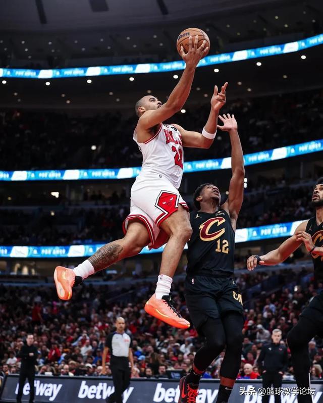 湖人基石！离开NBA！再见了，反篮王子
