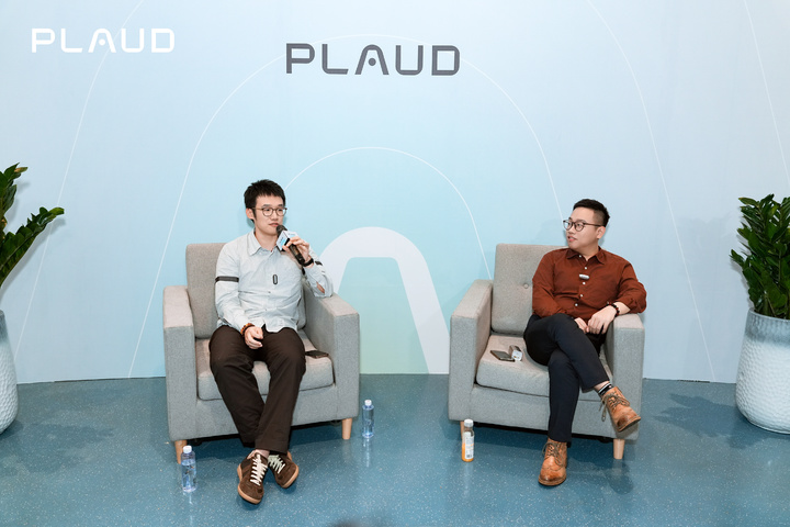 海外卖爆的 AI 卡片在中国发售，入口比模型本身更重要