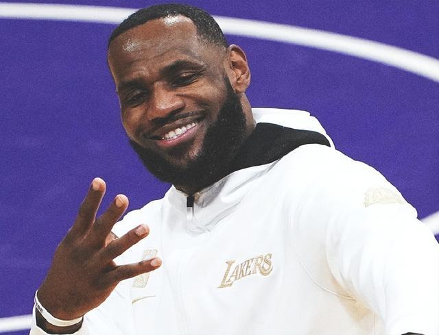 1年5263万美金！历史首人！老詹敢为天下先，NBA联盟要小心了