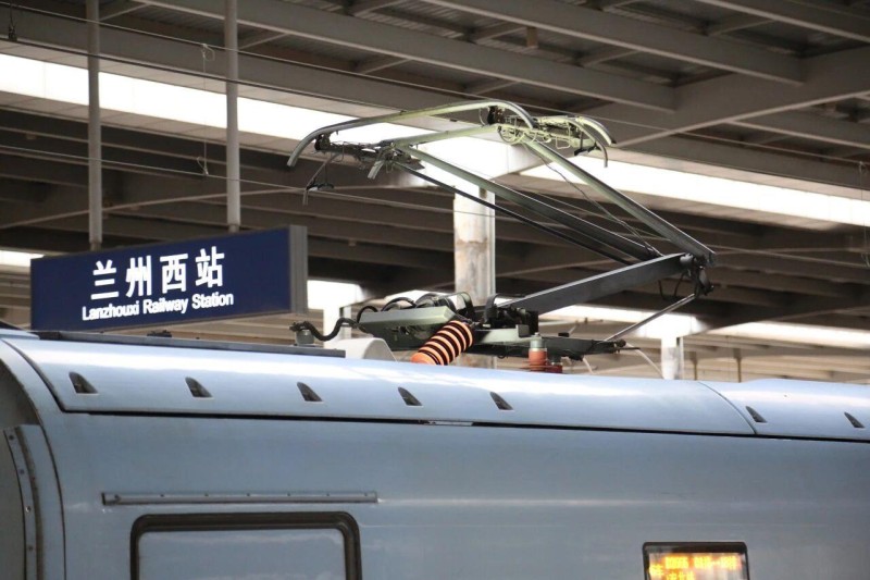 为什么有的动车组看起来“一闪一闪”的？