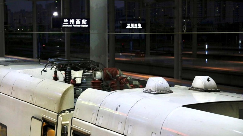为什么有的动车组看起来“一闪一闪”的？